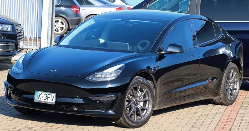 Tesla Model 3 cena 122000 przebieg: 30000, rok produkcji 2019 z Wieleń małe 704